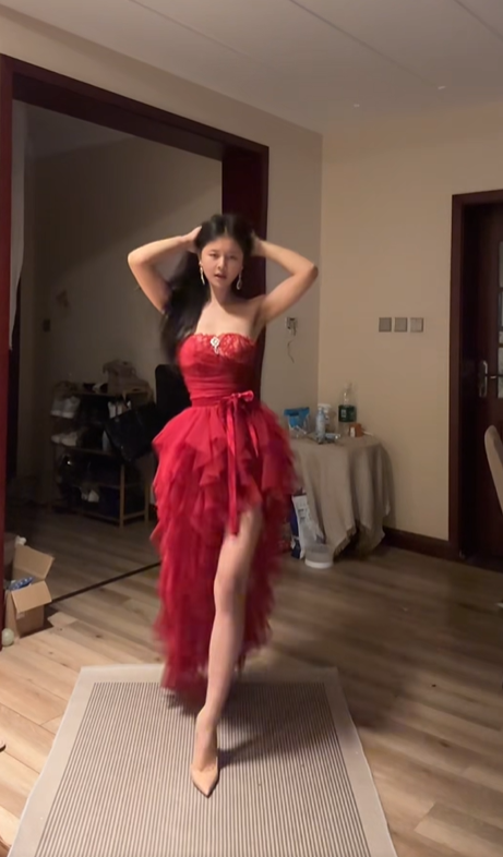 Red strapless, fitted waist, cake-style, irregular hem ball gown R7549
