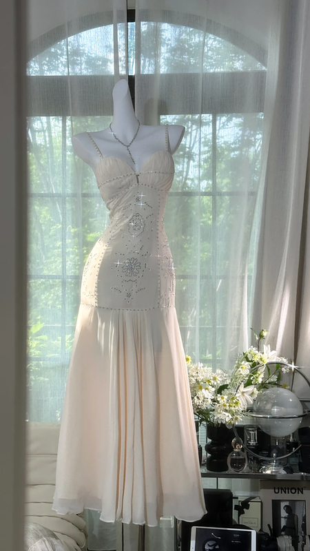 Champagne white halter-neck fitted long ball gown R7625