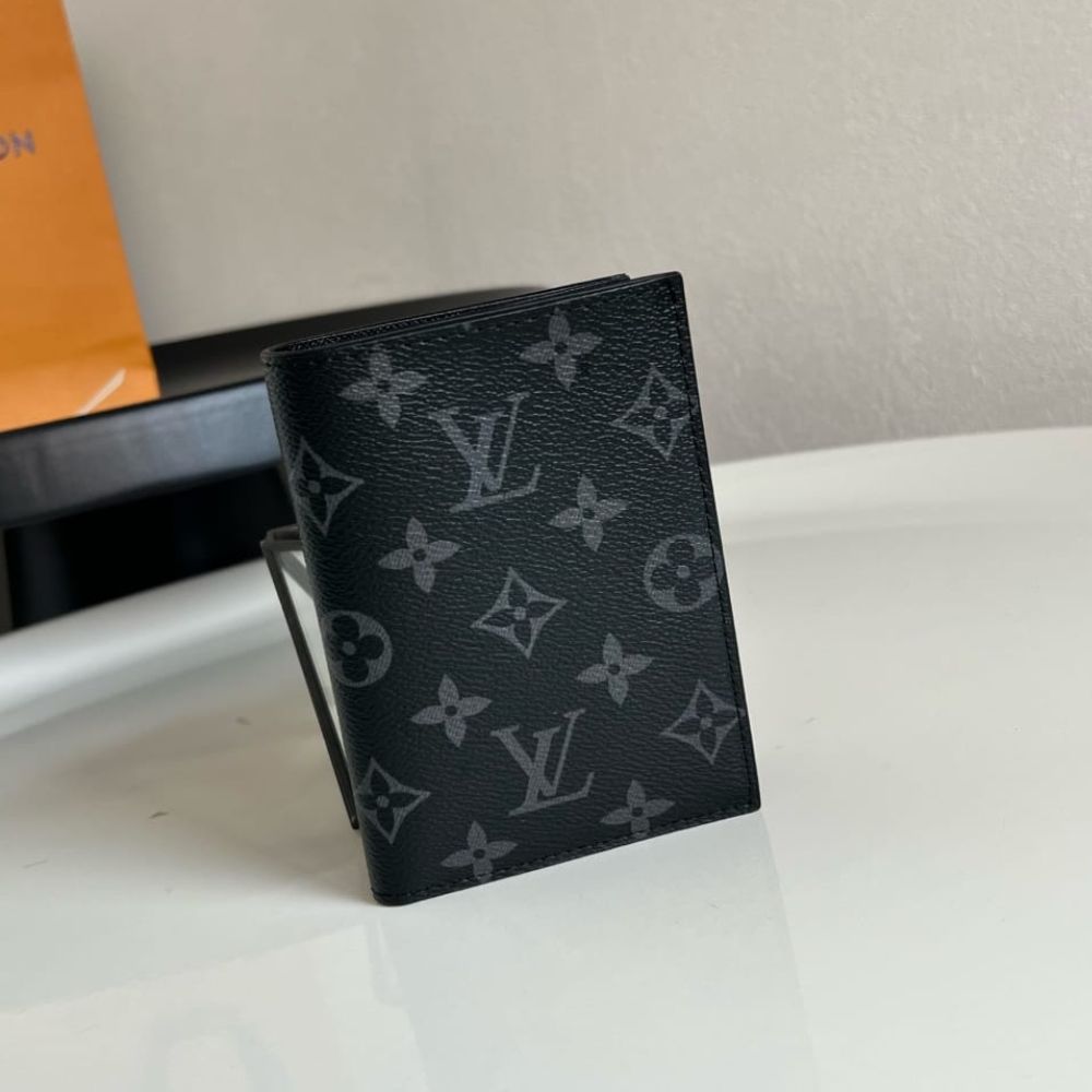 Louis Vuitton Passport Cover Monogram Eclipse Black 14Cm M64501