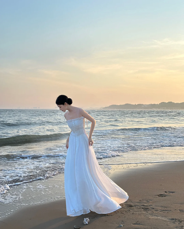 White spaghetti‑strap waist‑cinched long elegant prom gown R8016
