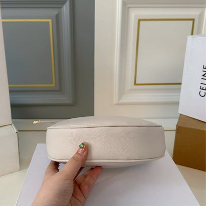 CELINE TEEN LULU IN GRAINED WHITE 23CM 120723ENY 01RC