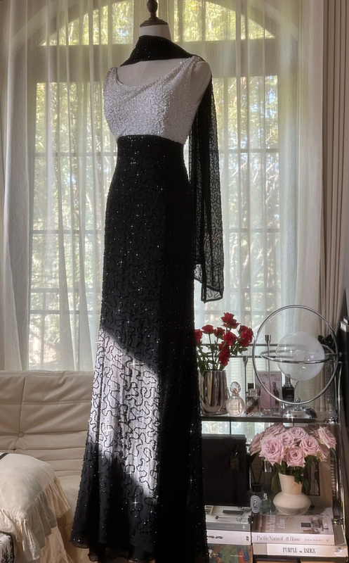 Black and white color-blocked fitted waist slim sexy backless long ball gown R7746