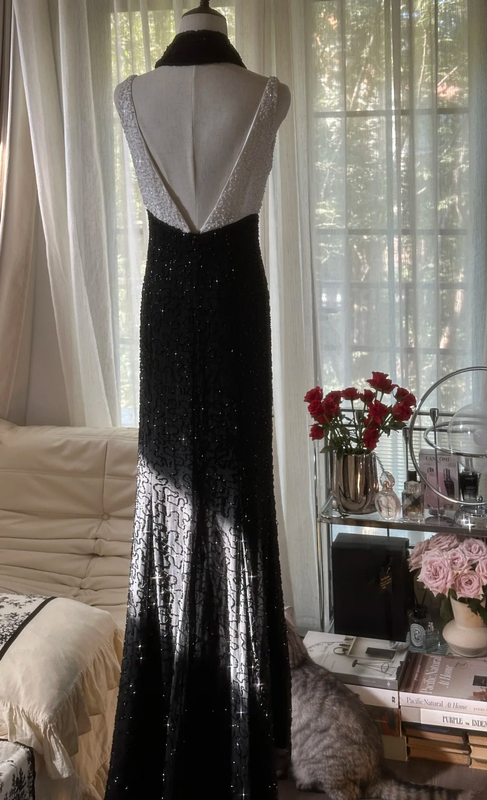 Black and white color-blocked fitted waist slim sexy backless long ball gown R7746