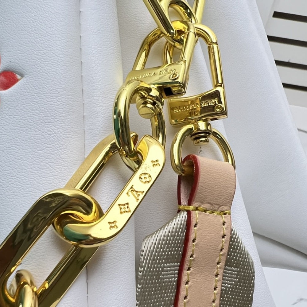 Louis Vuitton Bolso Coussin PM White 26Cm M21209