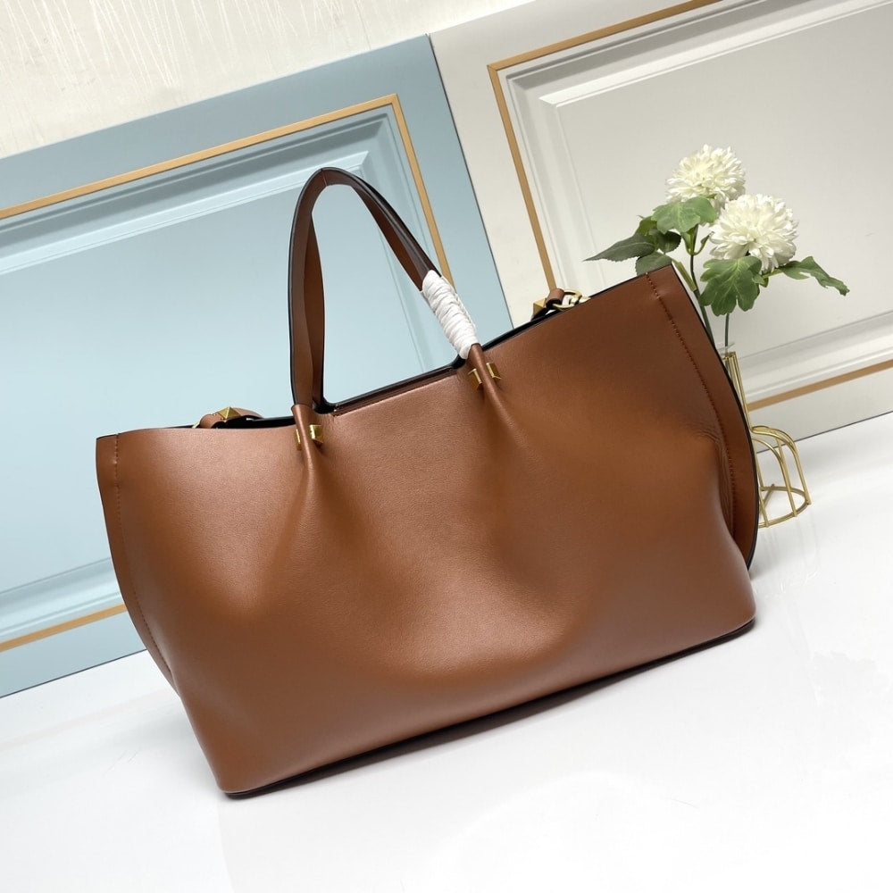 VALENTINO GARAVANI LARGE VLOGO ESCAPE SHOPPER TOTE BROWN 41CM