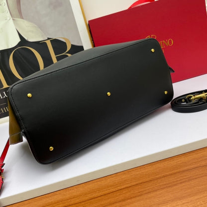 VALENTINO GARAVANI LARGE VLOGO ESCAPE SHOPPER TOTE BLACK 41CM