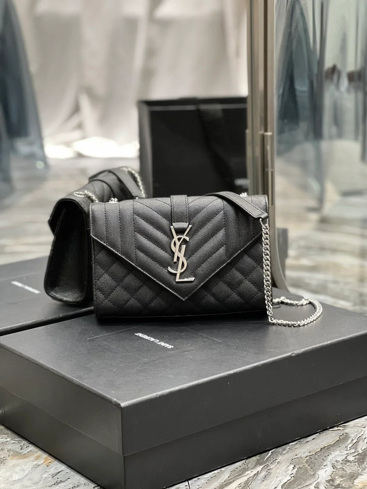 Ysl Envelope Bag 21cm 526286 02