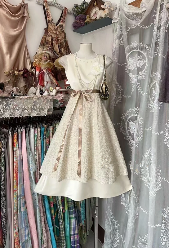 Light apricot sleeveless high-waisted midi ball gown R7471