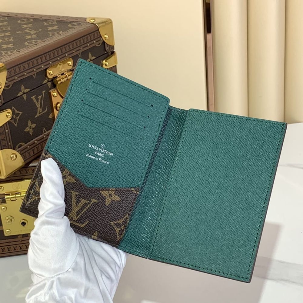 Louis Vuitton Passport Cover Monogram Macassar Borneo Green 14Cm M12823
