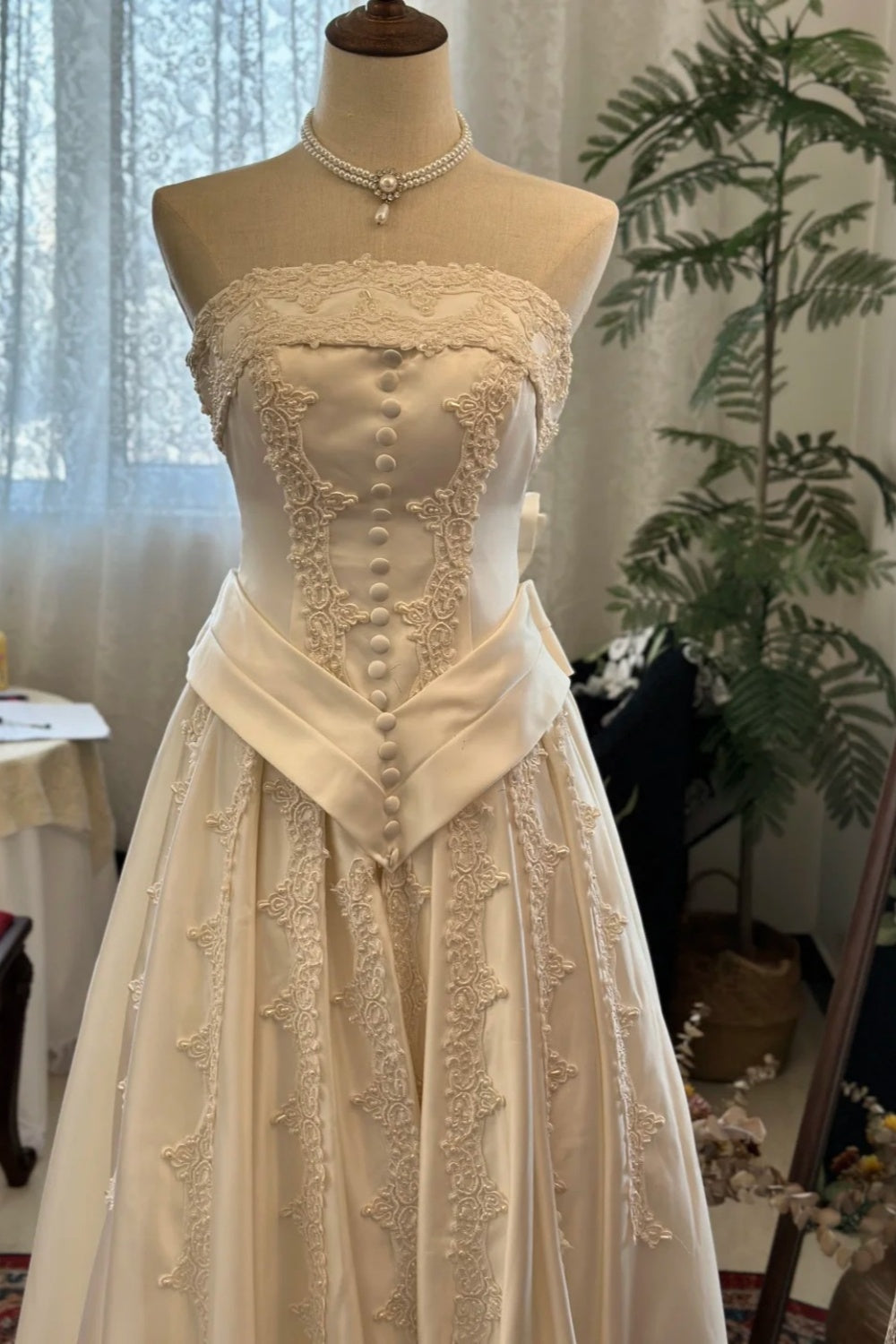 Retro Court Style Cream Satin Lace Strapless Gown - Wedding & Retro Theme Dinner Dress gh6563