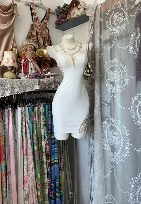 White halter-neck fitted bodycon short ball gown R7586