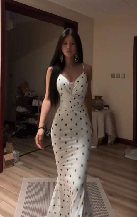White halter-neck polka dot fitted long ball gown R7553