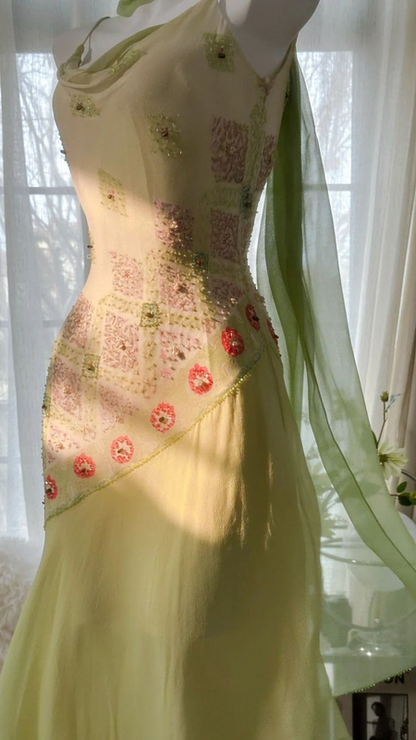 Light yellow halter-neck fitted bodycon long ball gown R6554