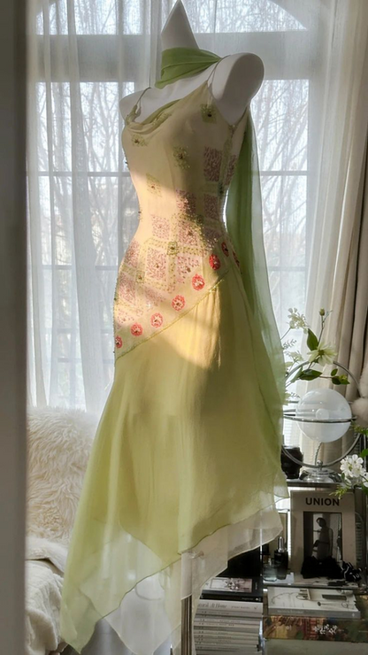 Light yellow halter-neck fitted bodycon long ball gown R6554