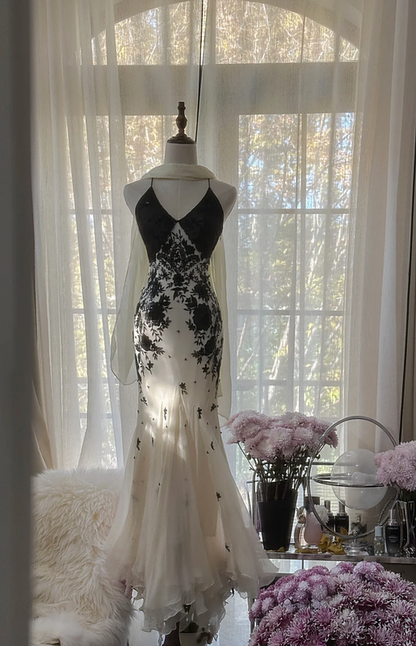 Black and white color-blocked halter-neck fitted bodycon long ball gown R7722