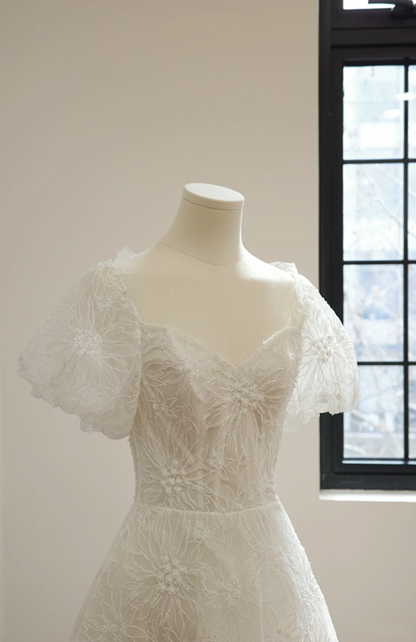 White square-neck, fitted waist, lace sexy ball gown/bridal dress R8549
