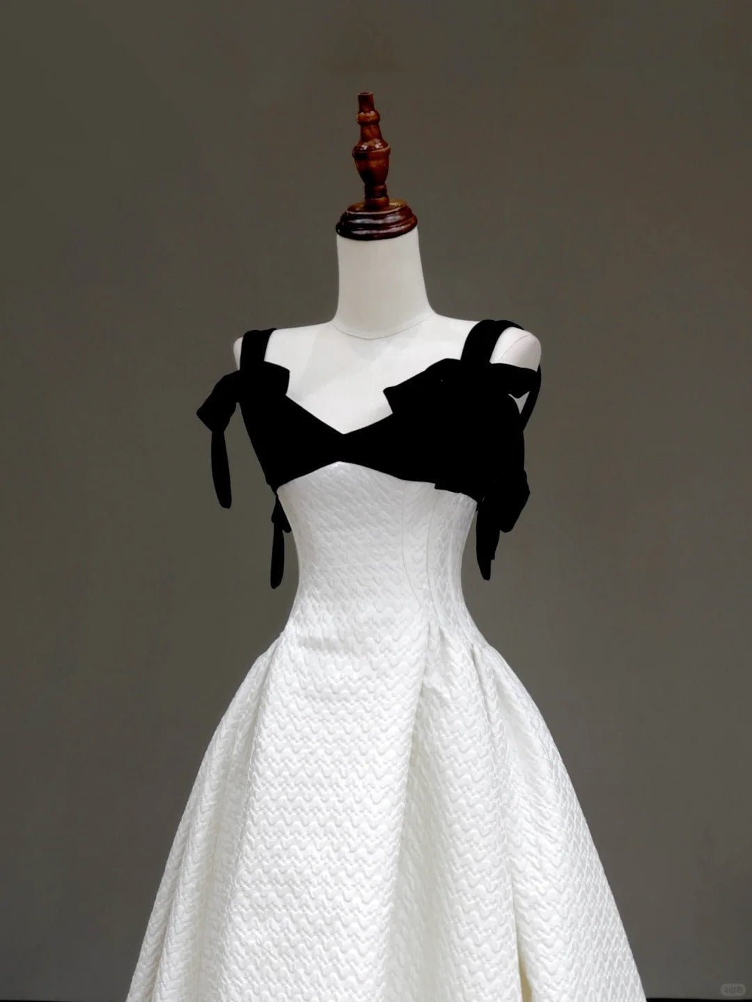 Girlhomeshops -Black elegant classic Hepburn style long satin prom dress evening dress party dress gh5121