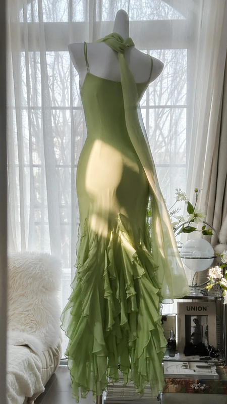 Light green halter-neck fitted long ball gown R7682