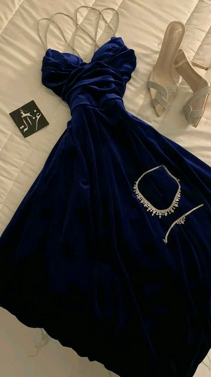 Dark blue halter-neck fitted ball gown R8640