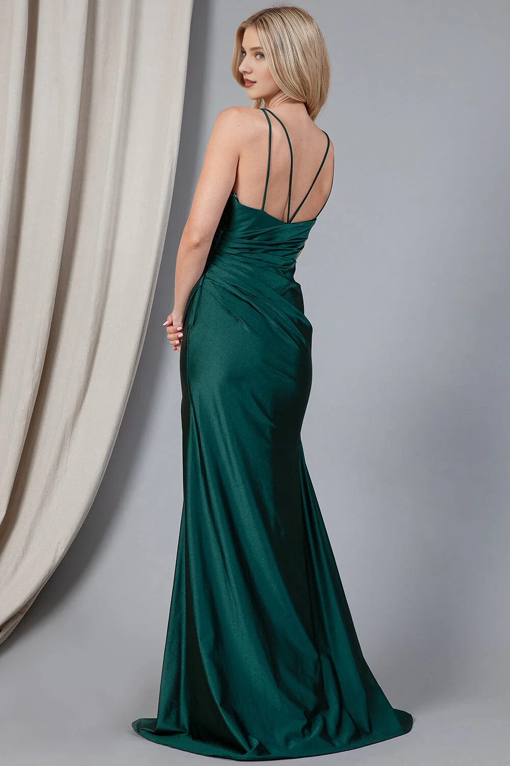 Fitted slit skirt with pleated long sleeveless dress