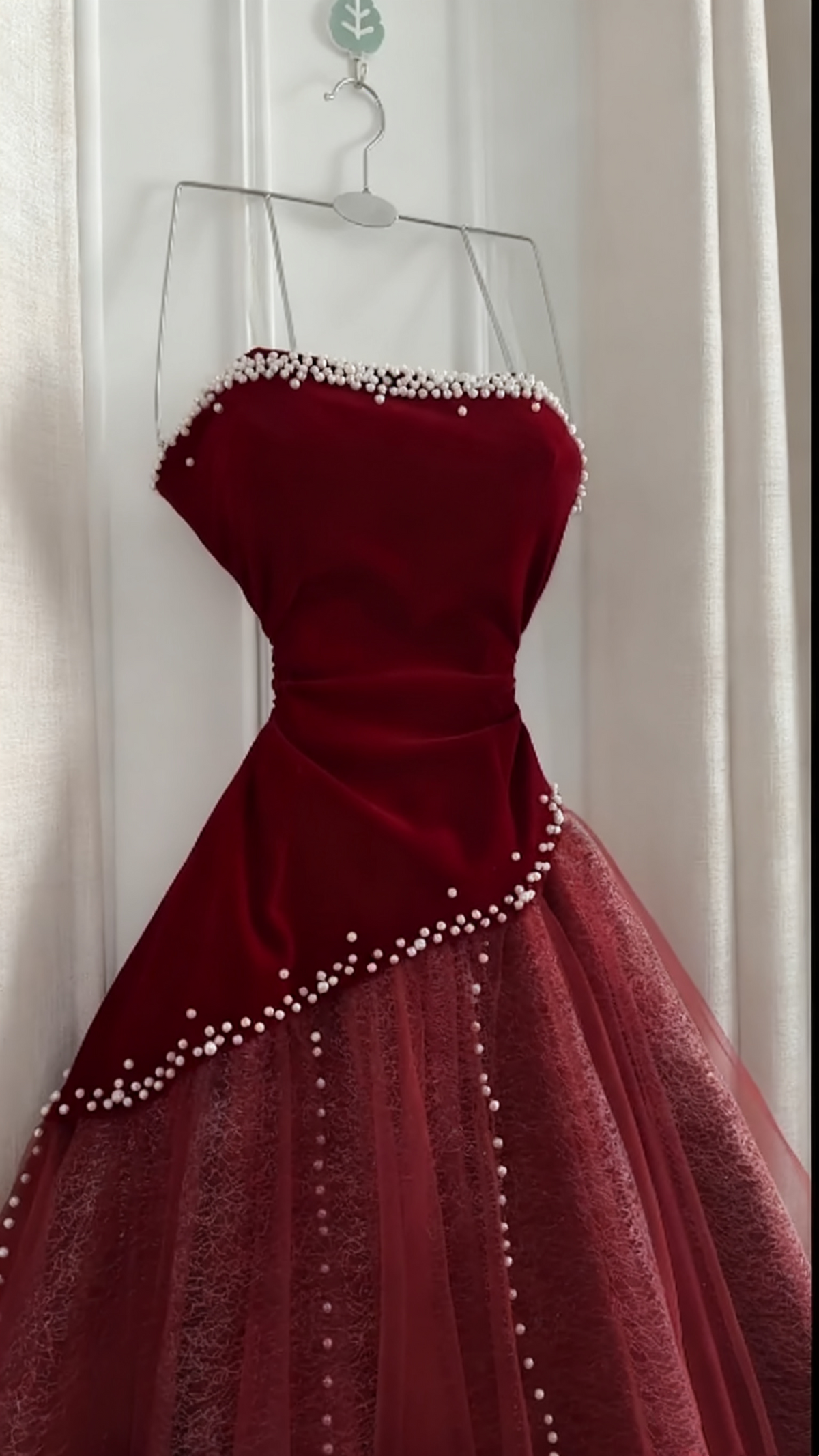 Sleeveless Burgundy Velvet & Tulle Gown | Luxury Elegant Pearl Trim Train Dress for Gala Ball gh6471