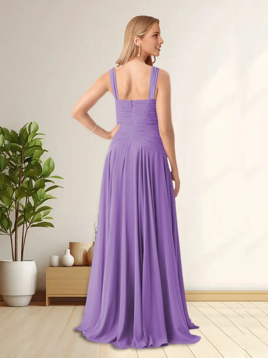 Thin shoulder strap with ruffled edges and no sleeves, formal mother of the bride dress
