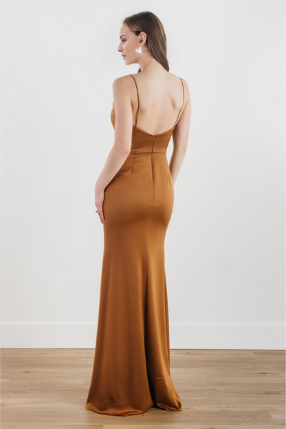 square neckline sleeveless thin shoulder strap backless and floor length evening dress