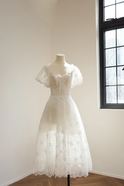 White square-neck, fitted waist, lace sexy ball gown/bridal dress R8549