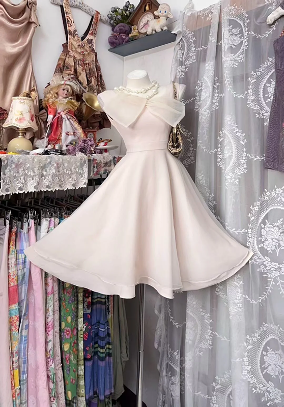 Light pink sleeveless fitted waist princess short ball gown R7559