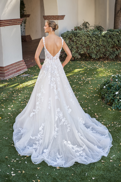 A-line heart-shaped collar with bead embroidery lace and floor length wedding dress