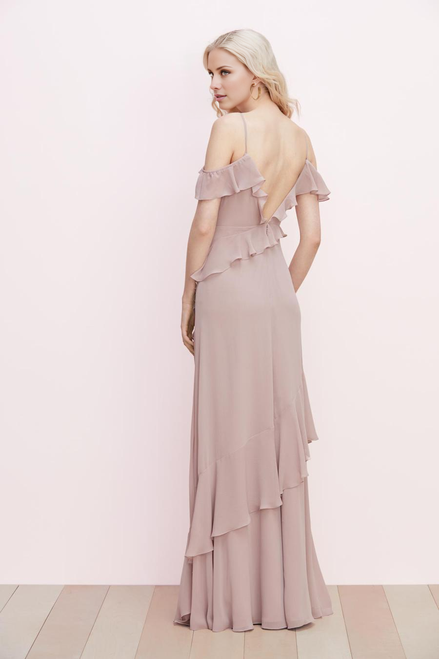 V-neck sleeveless thin shoulder strap with ruffled edges and floor length evening dress