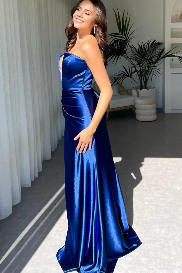 elegant slim fit low V-neck sleeveless pleated ball gown with high side slit and trailing lace up evening gown