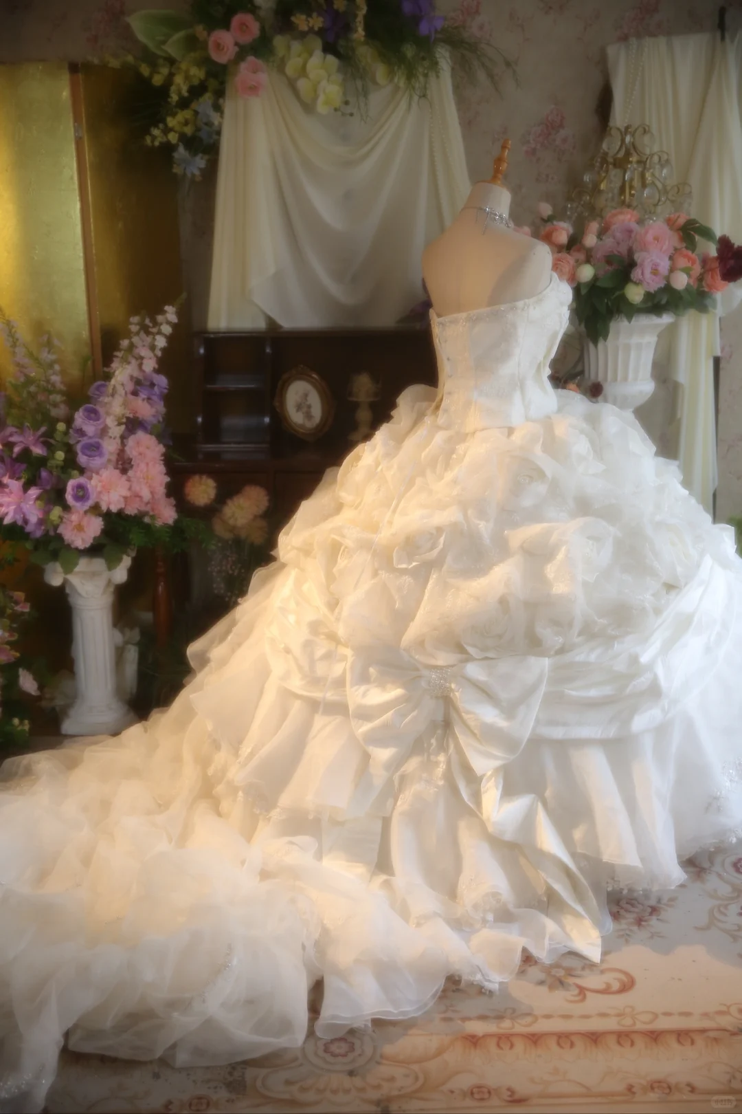 Vintage Strapless Tiered Ruffled Oversized Bow Sequin Wedding Dress TP5514