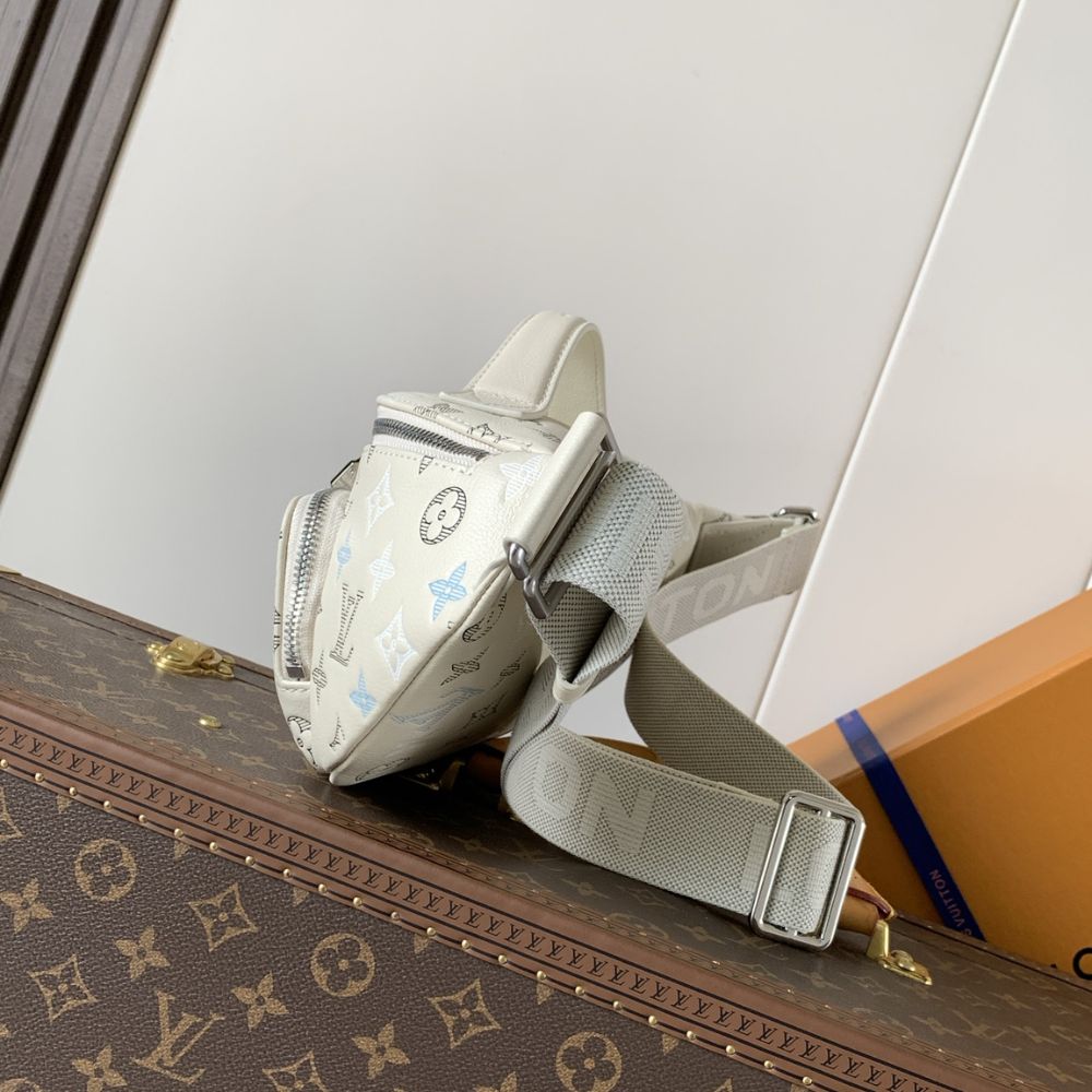 Louis Vuitton Rush Bumbag White 30Cm M28619