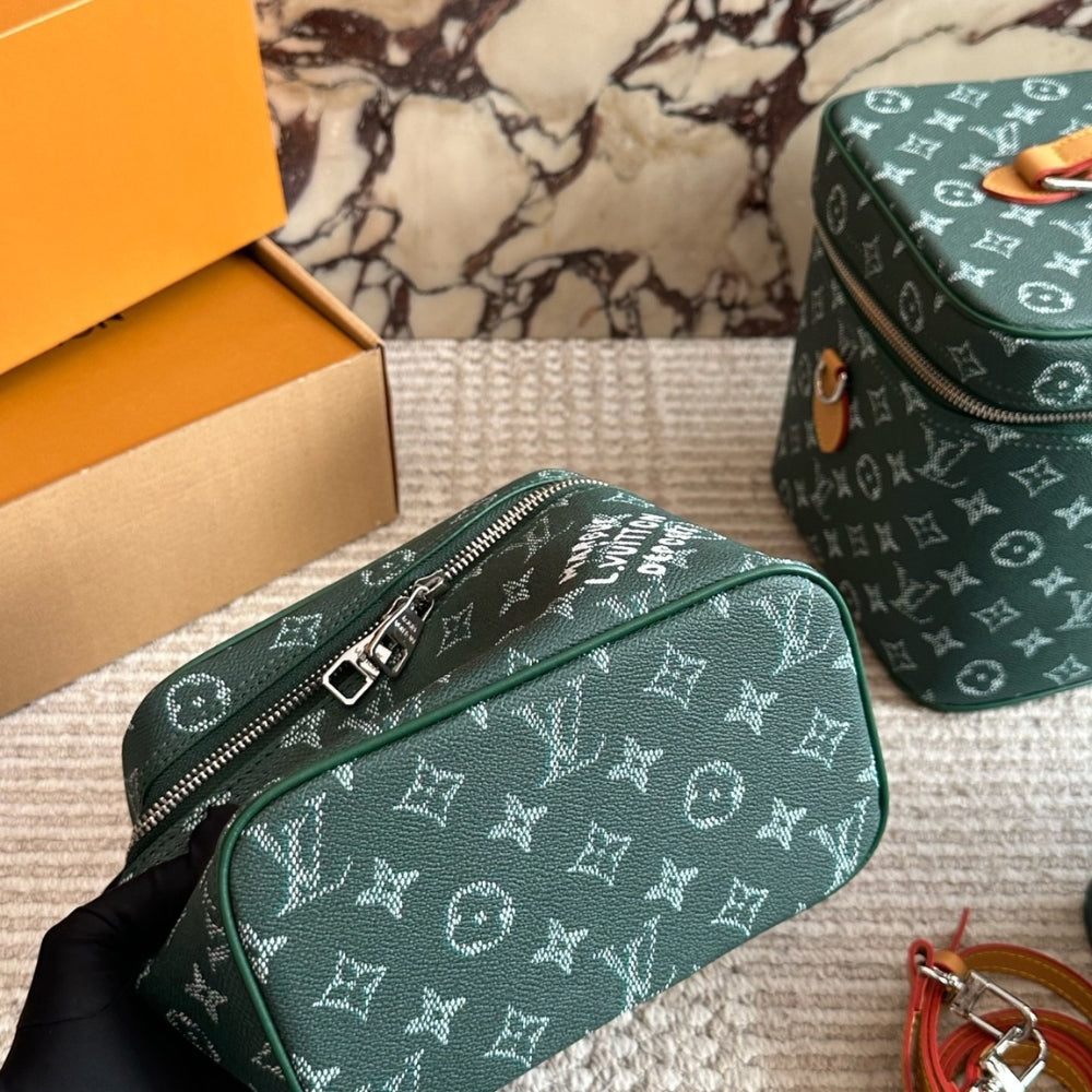 Louis Vuitton Nice Green Toiletry Bag 16cm