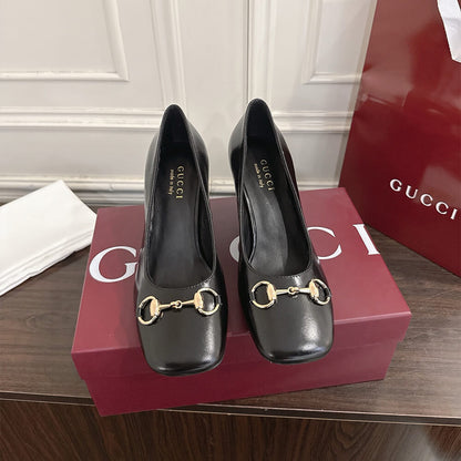 GUCCI Women’s Signora pump