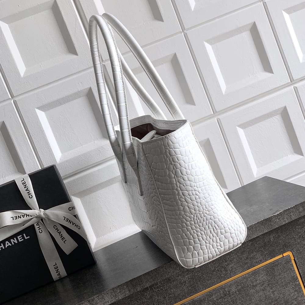 CHANEL Small Tote(HIGH-END GRADE)