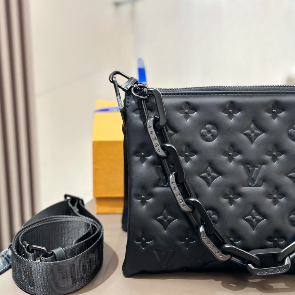 Louis Vuitton Coussin PM Bag Black 27Cm M11370