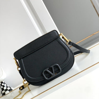 VALENTINO VSLING BAG IN GRAINED BLACK 22CM WB0M28DJP0NO