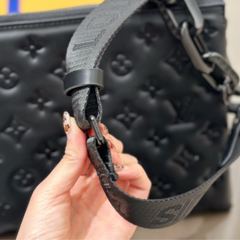 Louis Vuitton Coussin PM Bag Black 27Cm M11370