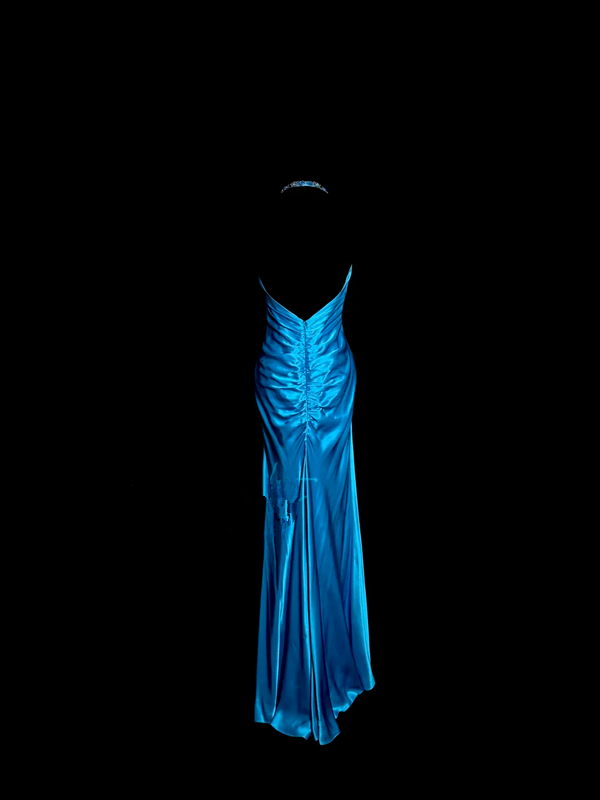 Blue halter-neck, fitted waist, pleated, revealing hips, sexy long ball gown R6675