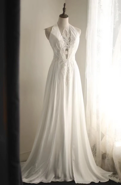 White halter-neck fitted long ball gown R6794