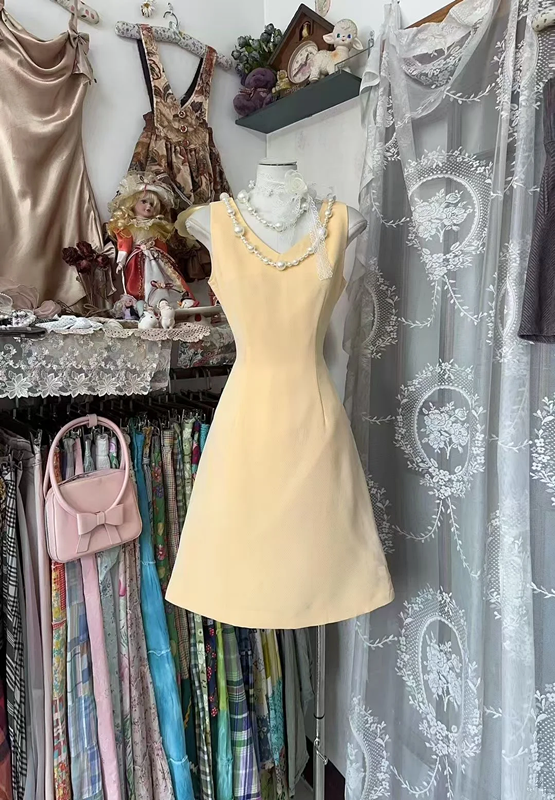 Pale yellow sleeveless fitted waist A-line short prom dress R7473