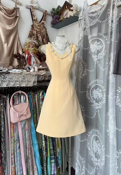Pale yellow sleeveless fitted waist A-line short prom dress R7473
