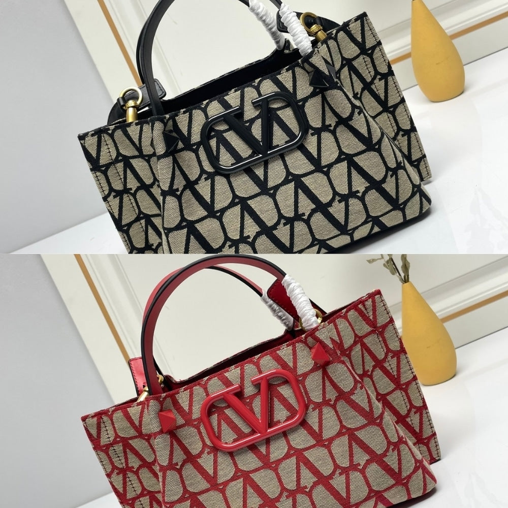 VALENTINO GARAVANI MEDIUM TOILE ICONOGRAPHE HANDBAG BLACK 25CM