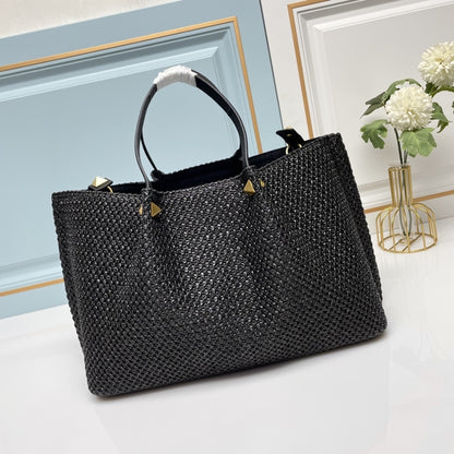 VALENTINO GARAVANI MEDIUM STRAW SUMMER TOTE BLACK 35CM