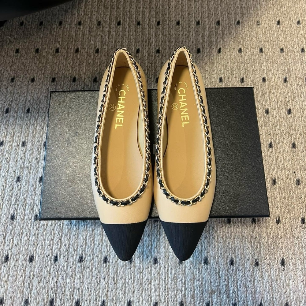 CHANEL LEATHER AND FABRIC CC CHAIN LINK BALLET FLATS BEIGE AND BLACK