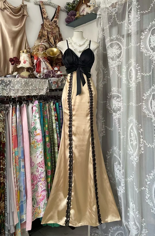Black halter top, champagne-colored fishtail long ball gown R7823