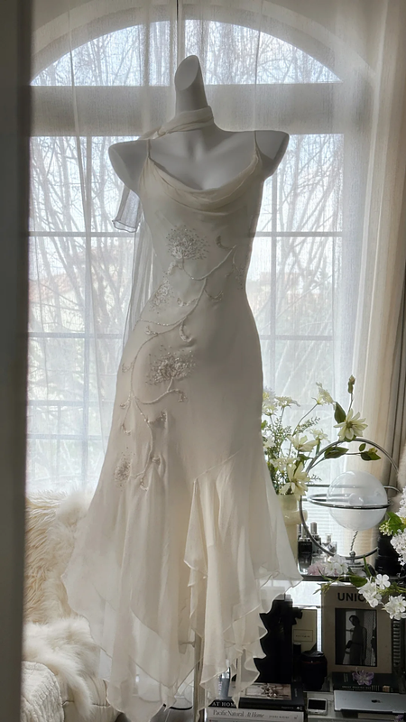 Apricot white halter-neck fitted long ball gown R7671