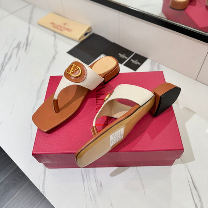 Valentino Garavani Vlogo Signature Sandals White And Brown